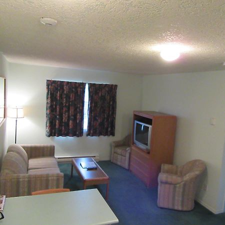 Lake Cowichan Lodge Экстерьер фото
