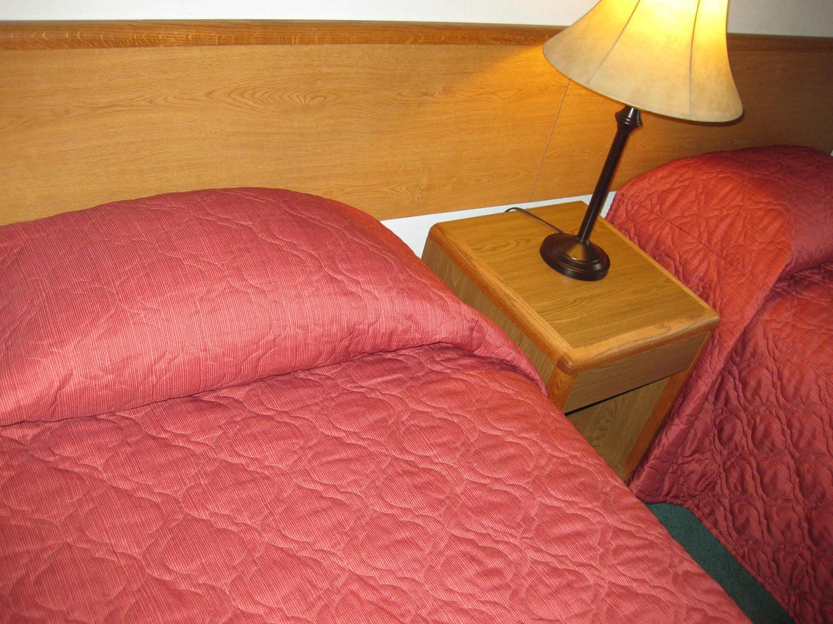 Lake Cowichan Lodge Экстерьер фото
